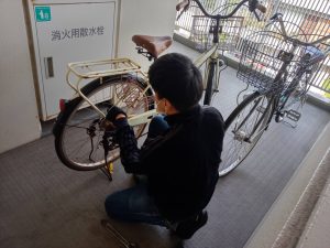 児童養護施設　自転車　パンク　修理
